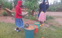 DONNE IN CERCA DI ACQUA